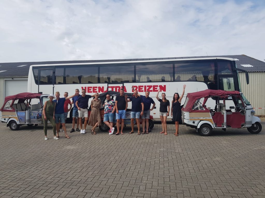 Groep met Touringcarbedrijf Drenthe bus